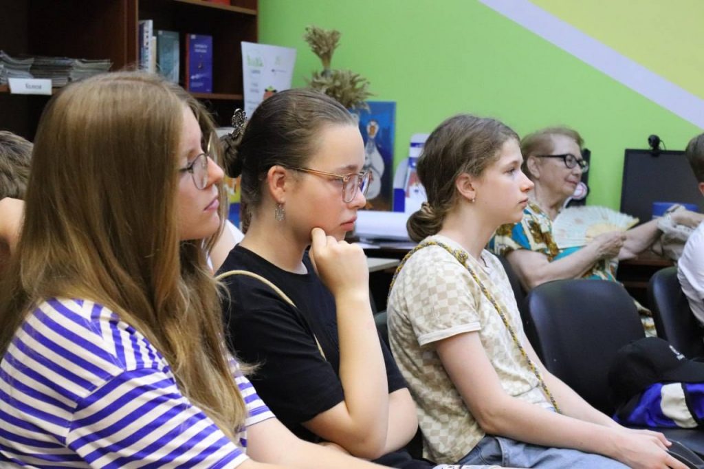 Поезія на дотик: як говорити просто про складне