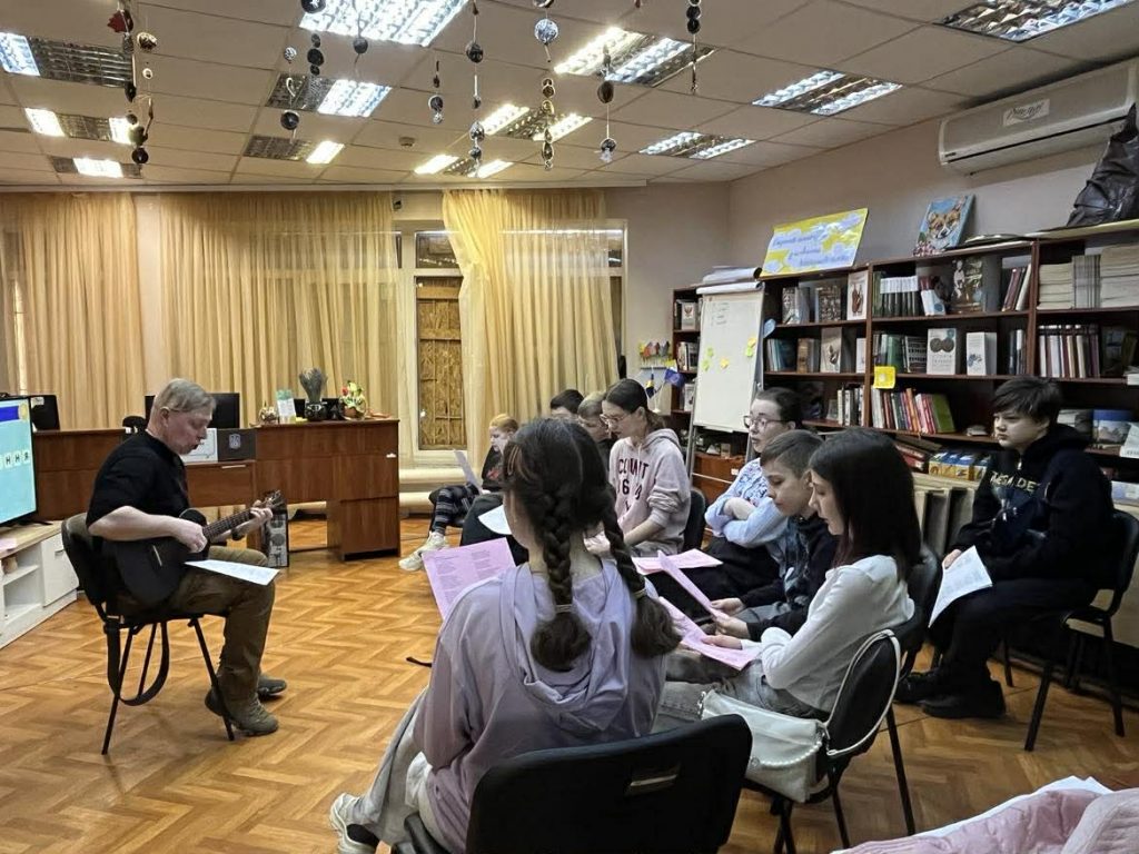 Коли бібліотека співає: зустріч, що об’єднала молодь і традиції