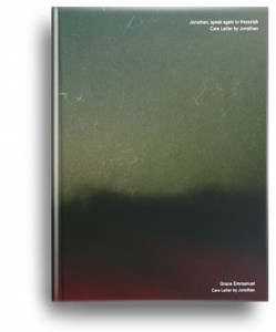 поставь книжку ровно лицом ко мне